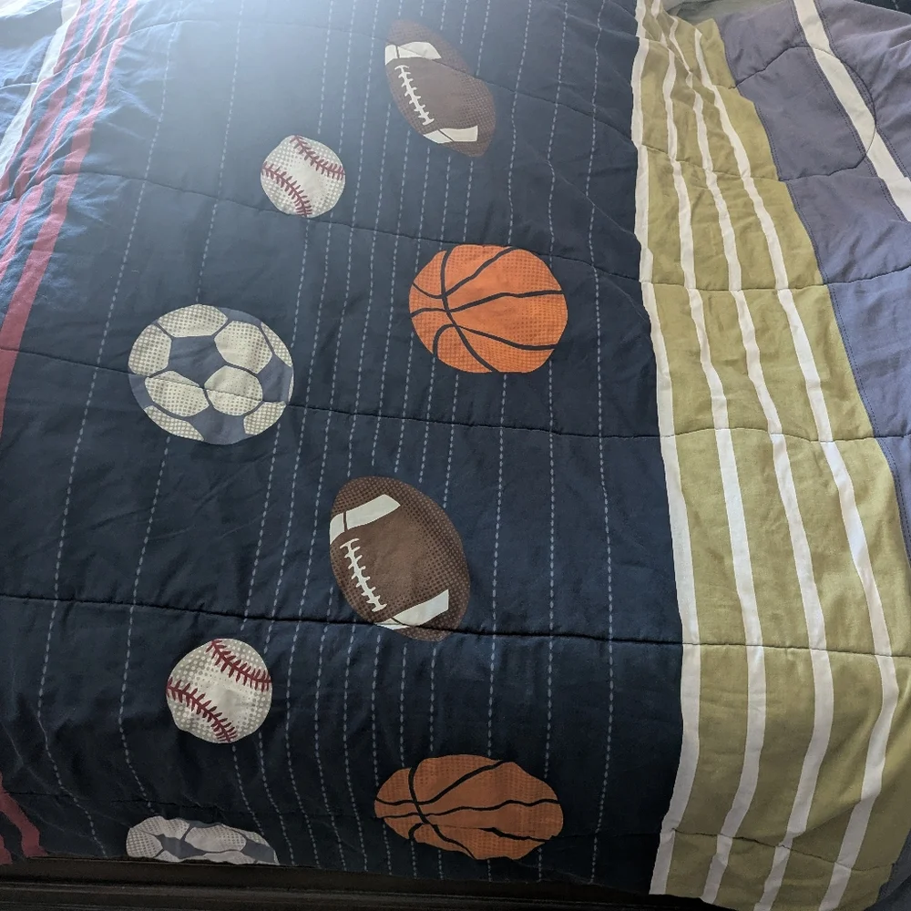 Twin Sports Comforter & Fitted Sheet